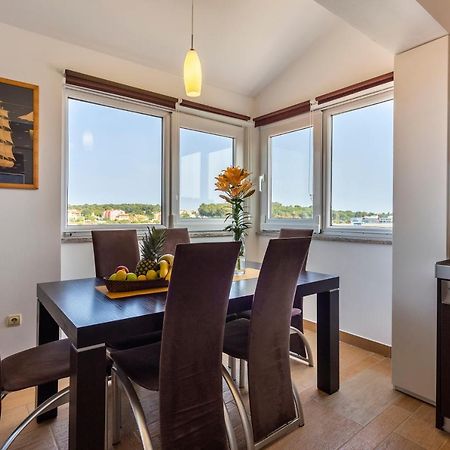Apartman Ember พูลา ภายนอก รูปภาพ