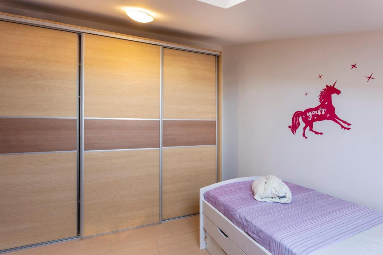 Apartman Ember พูลา ภายนอก รูปภาพ