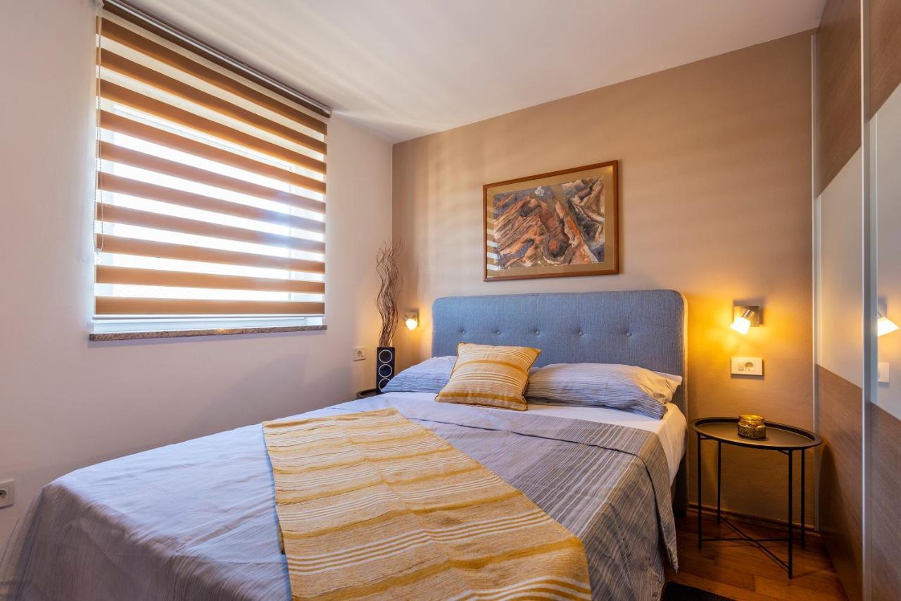 Apartman Ember พูลา ภายนอก รูปภาพ